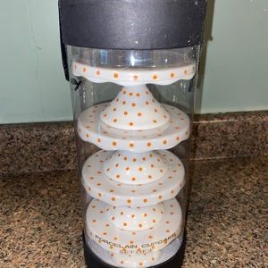 NEW NEVER BEEN OPENED Grace's teaware porcelain cupcake set of 4